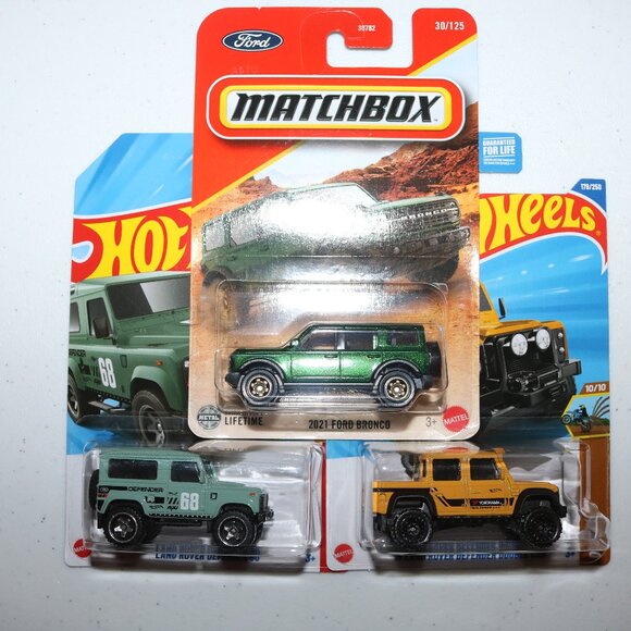 Hot Wheels Other - Hot Wheels/Matchbox lot of 3 Land Rover & Bronco